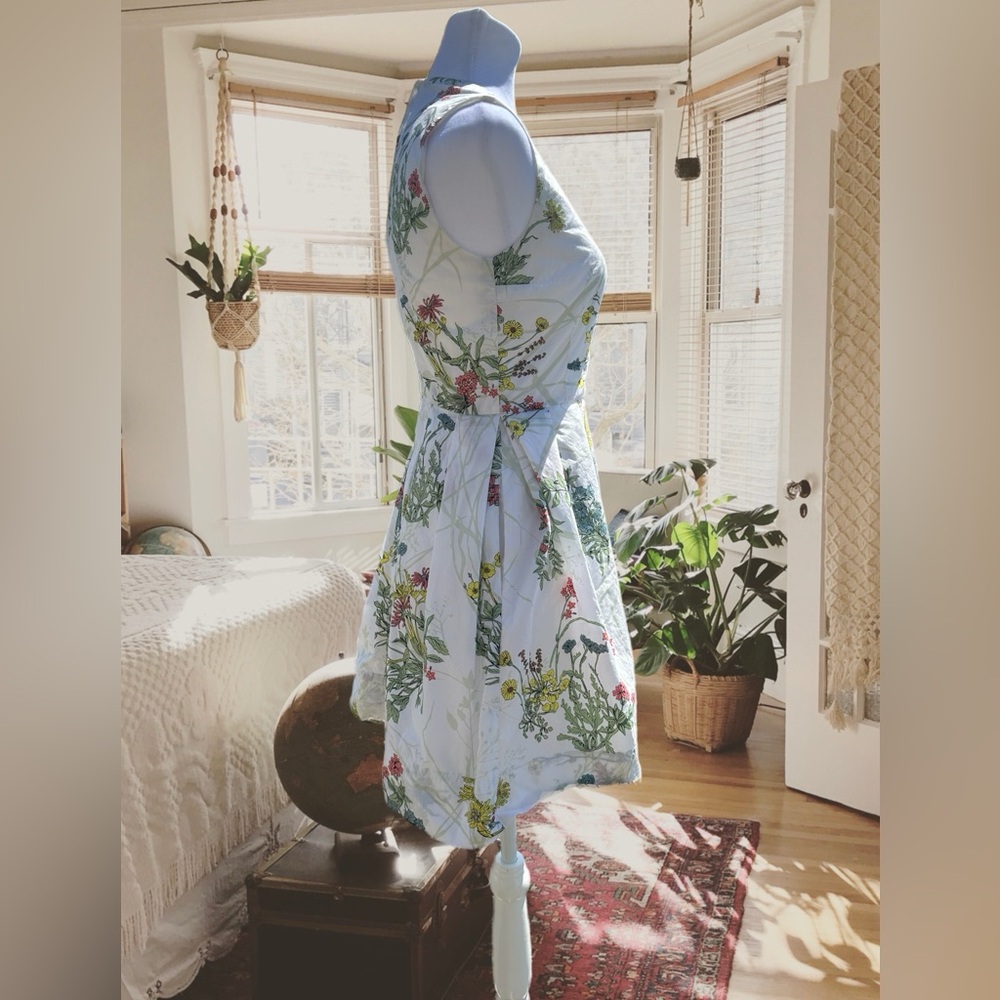 Floral dress size 0 by Gap. - Picture 2 of 14